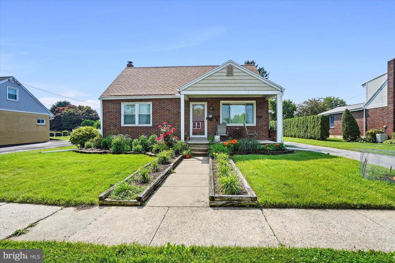 2816 Garfield Avenue - Photo 1
