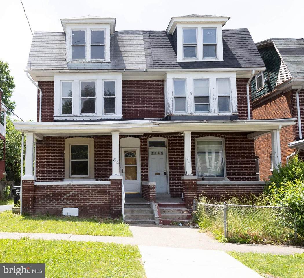 812 18TH Street - Photo 1