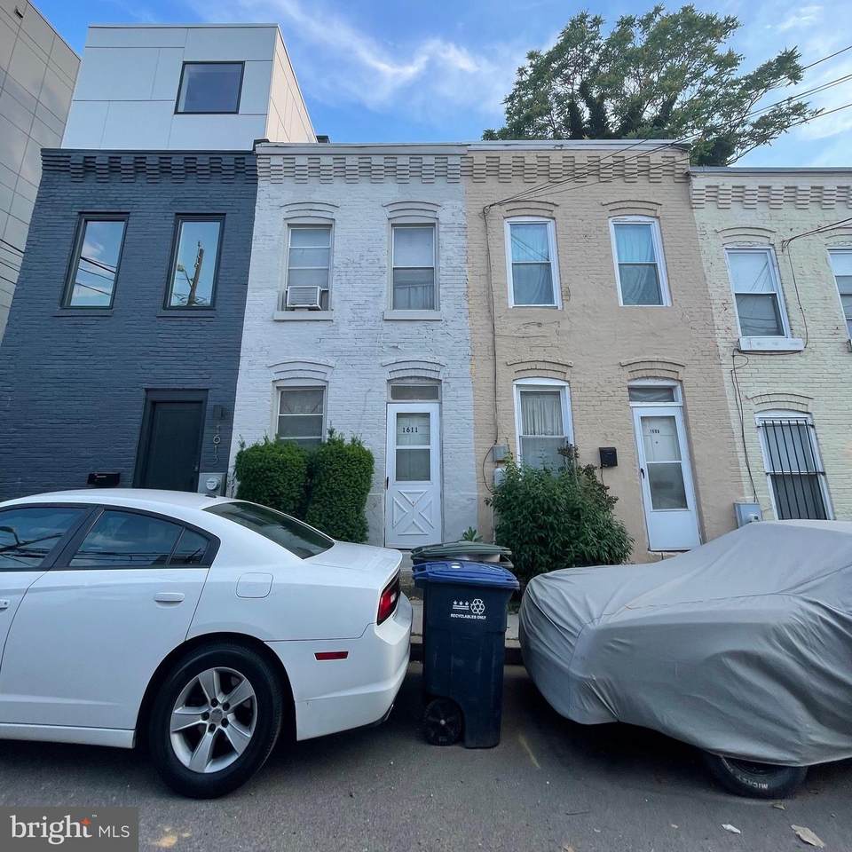 1611 Meigs Place - Photo 1