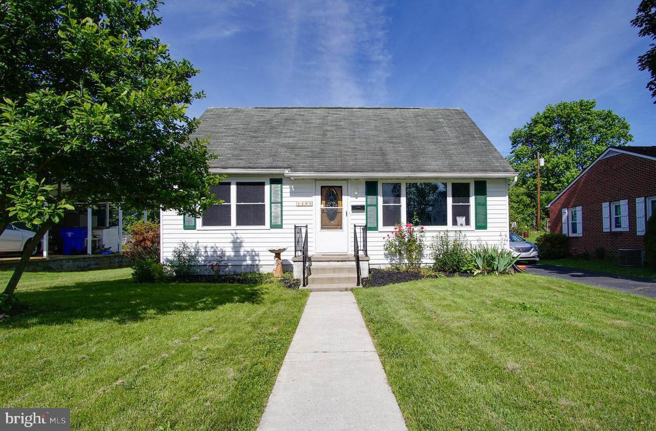 1209 Wayne Avenue - Photo 1