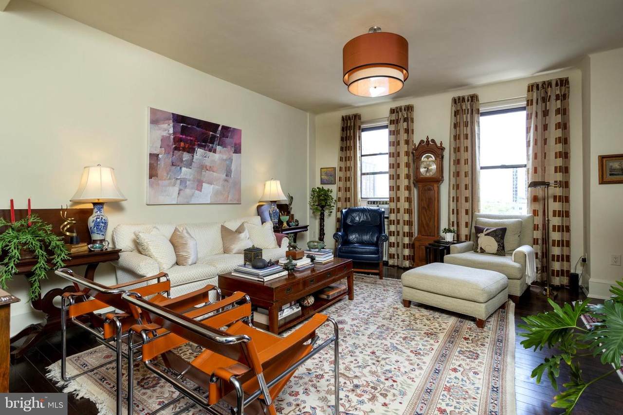 250 13TH Street - Photo 1
