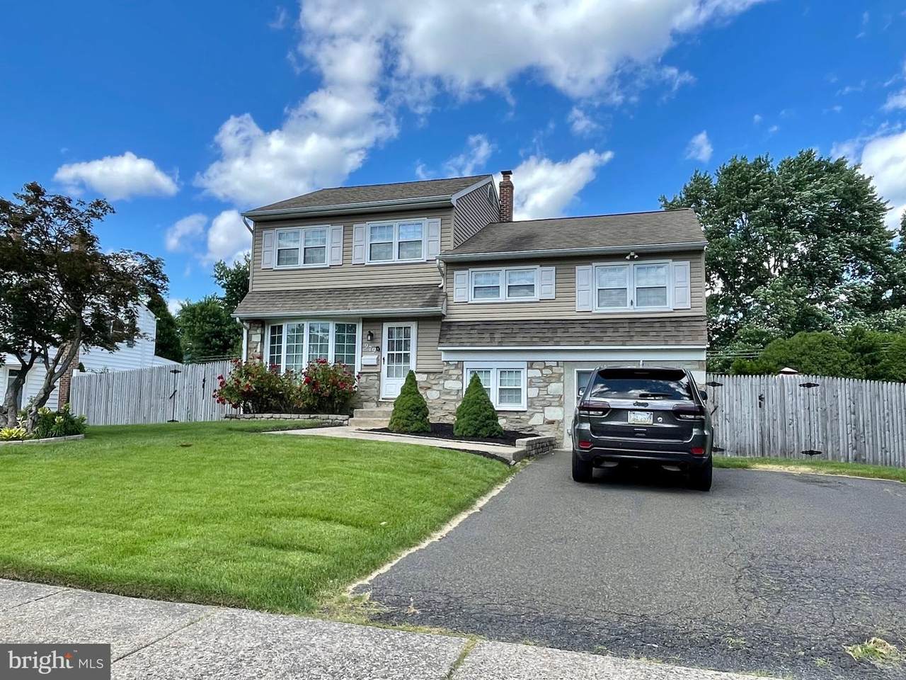 979 Windsor Road - Photo 1