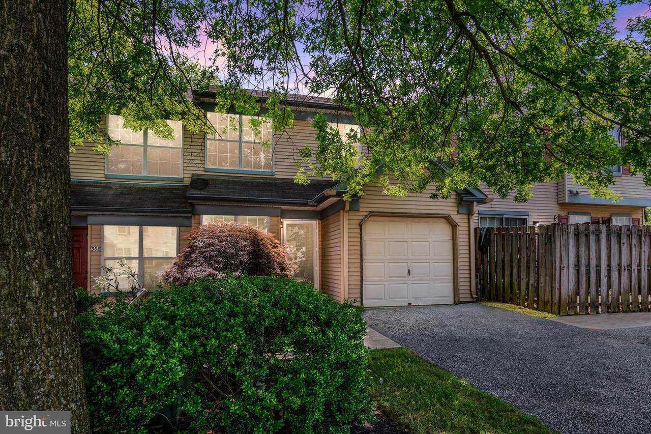306 Stonebridge Boulevard - Photo 1