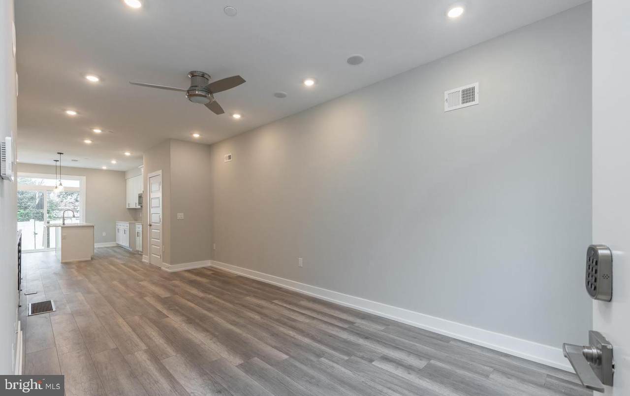 142 Huntingdon Street - Photo 1