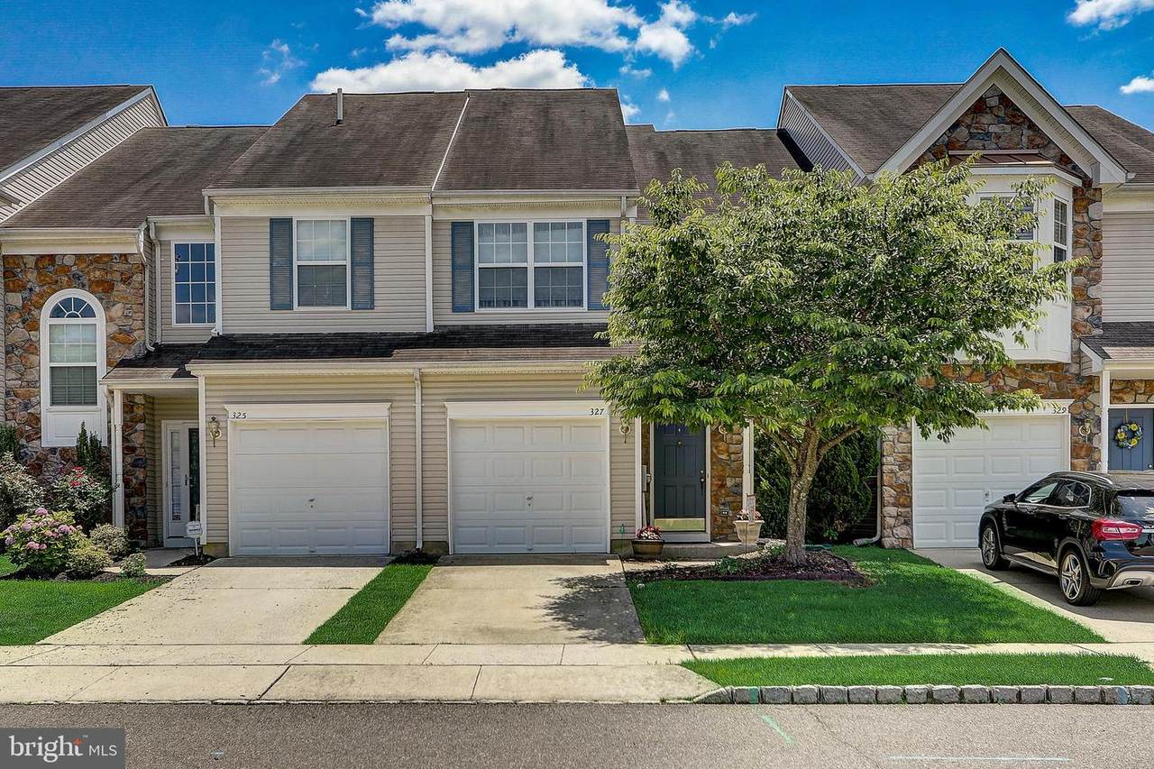327 Chancellor Drive - Photo 1