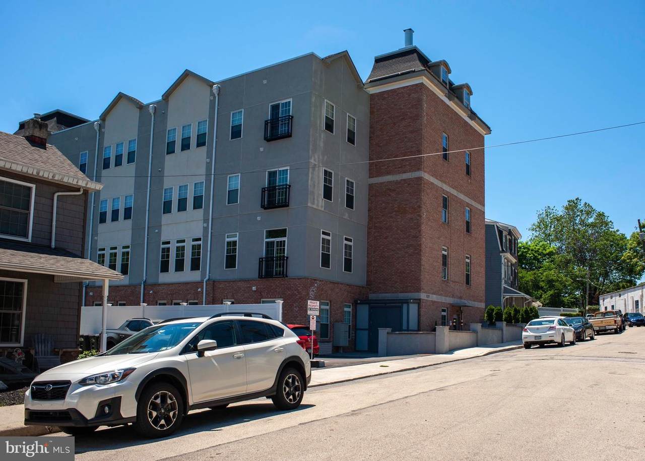 537 Apple Street - Photo 1