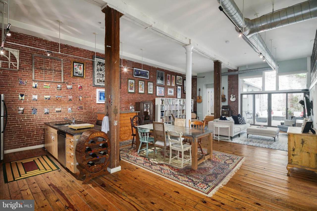 828 Hancock Street - Photo 1
