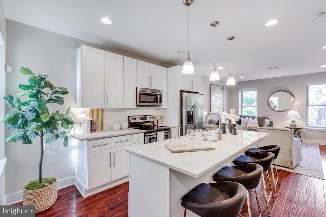 726 18TH Street - Photo 1