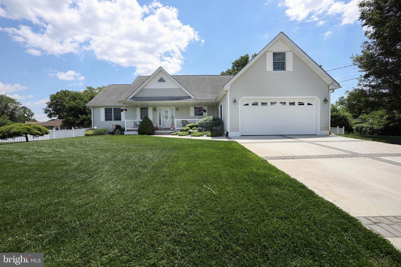 16 University Drive - Photo 1
