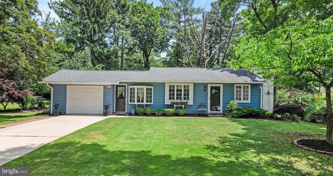 105 Lincoln Avenue - Photo 1