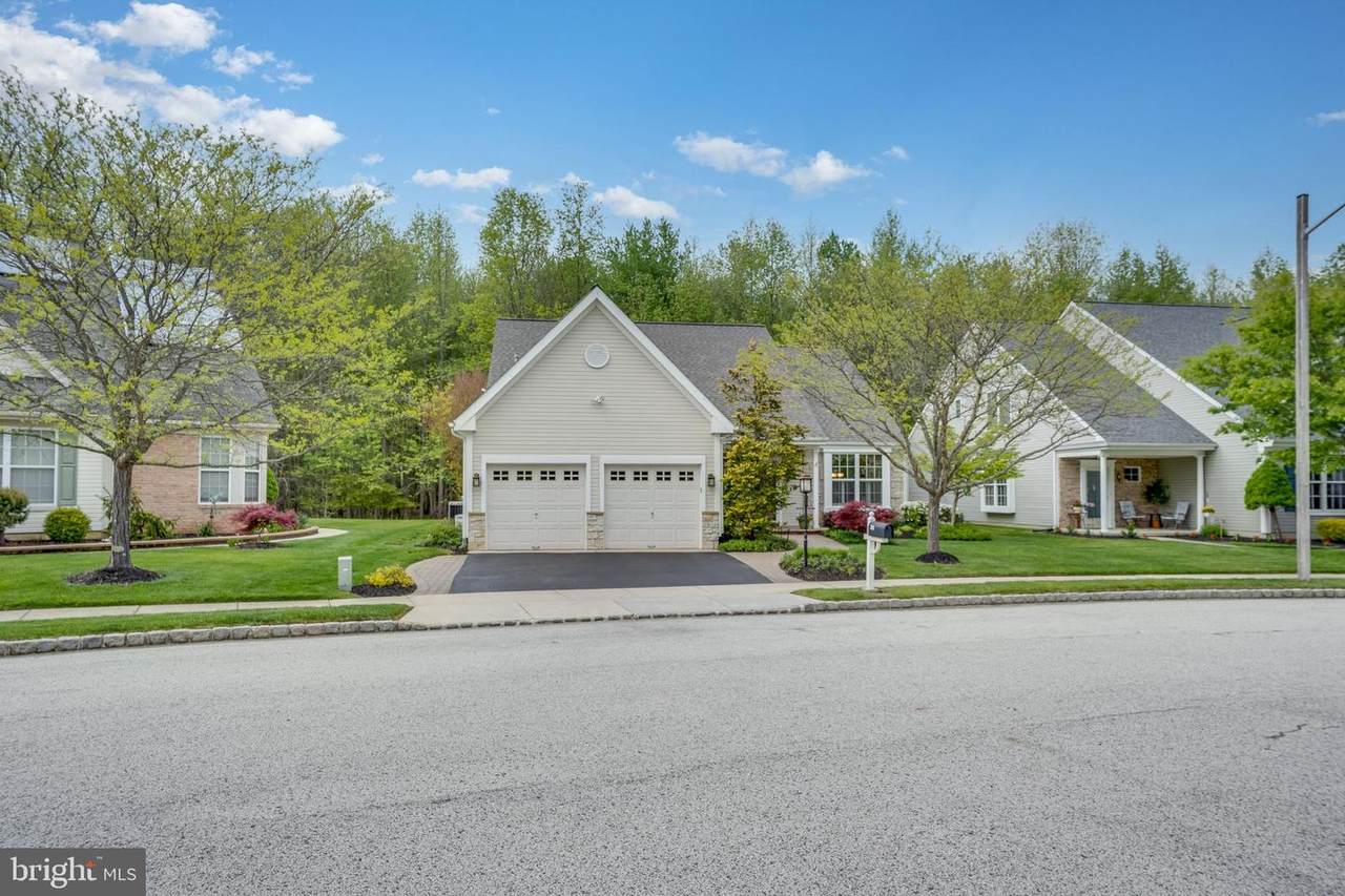 38 Larkspur Drive - Photo 1