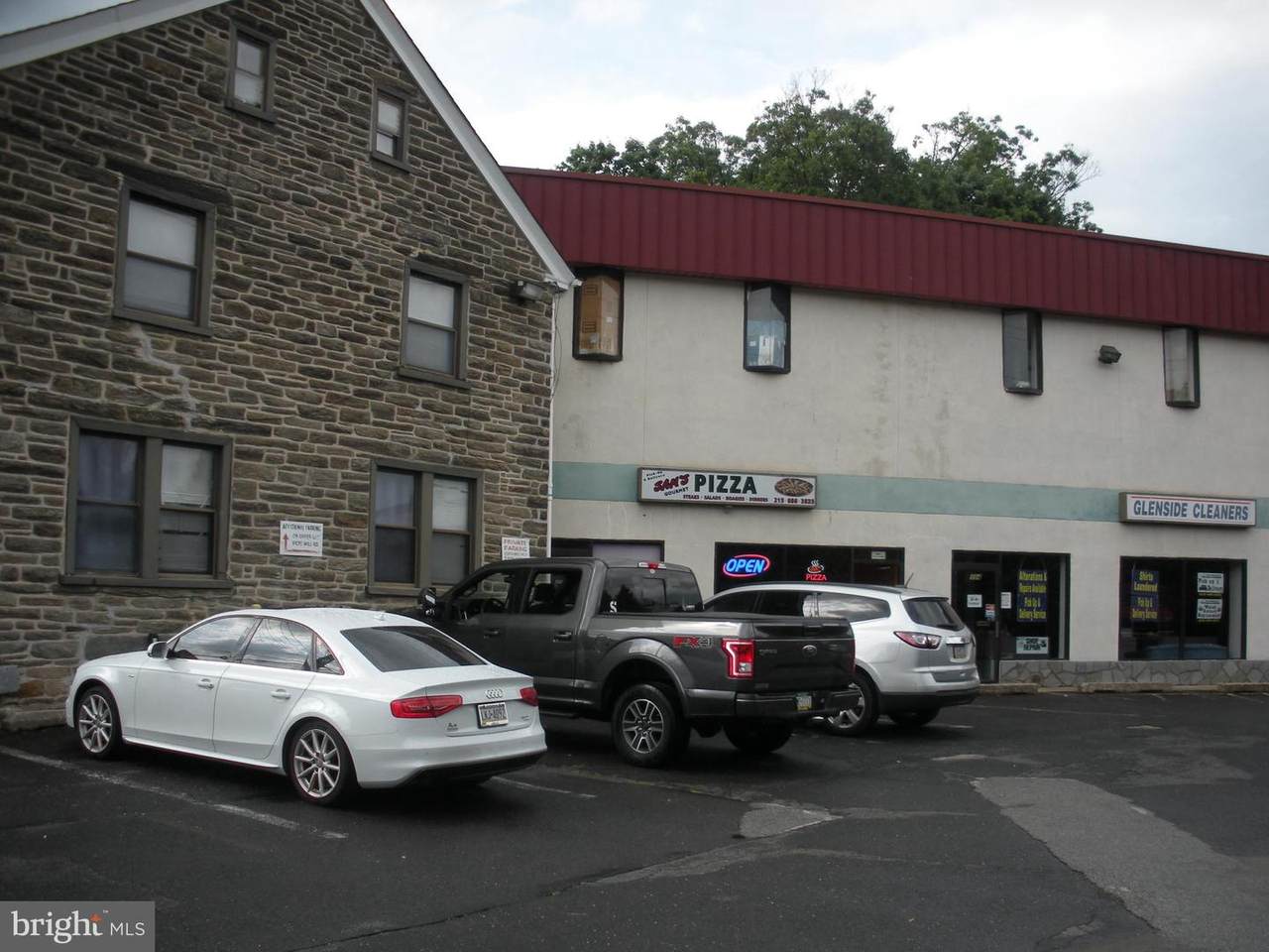 835 Glenside Avenue - Photo 1