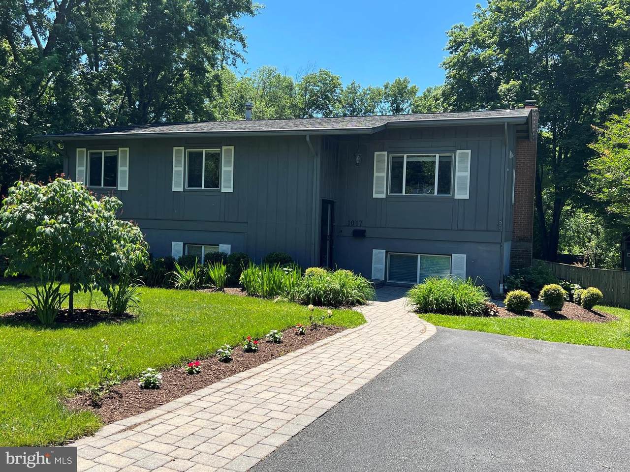 1017 Charlton Place - Photo 1