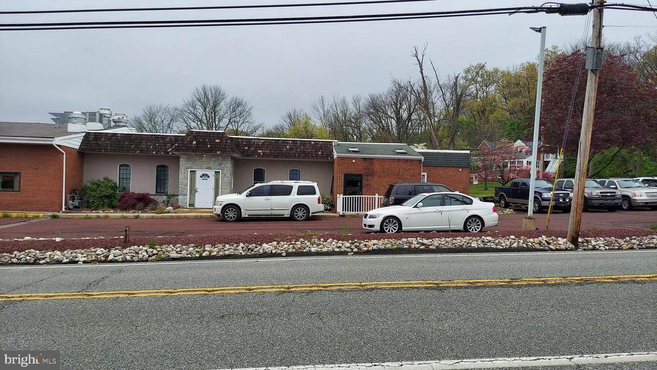 1483 Charlotte Street - Photo 1
