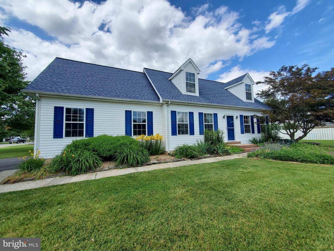 107 Cedarwood Drive - Photo 1