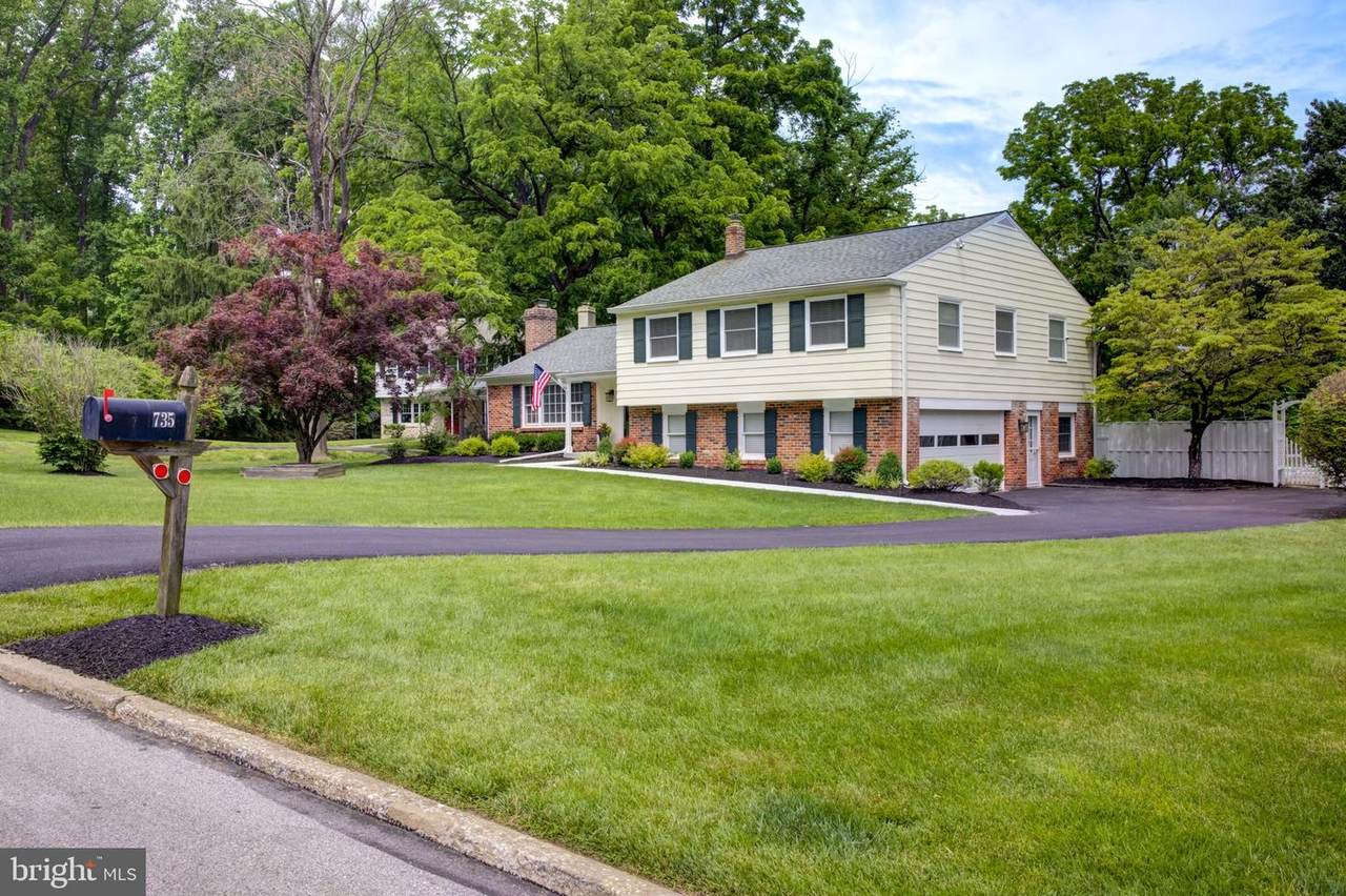 735 Hickory Lane - Photo 1