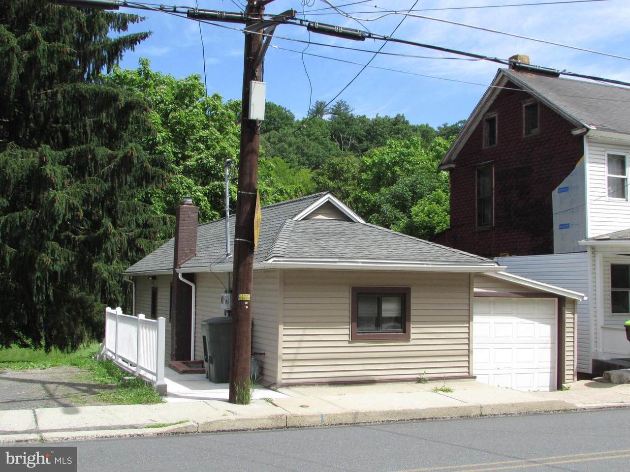 572 Peacock Street - Photo 1