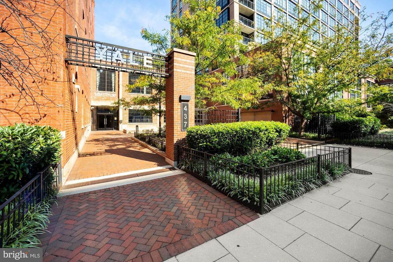 437 New York Avenue - Photo 1