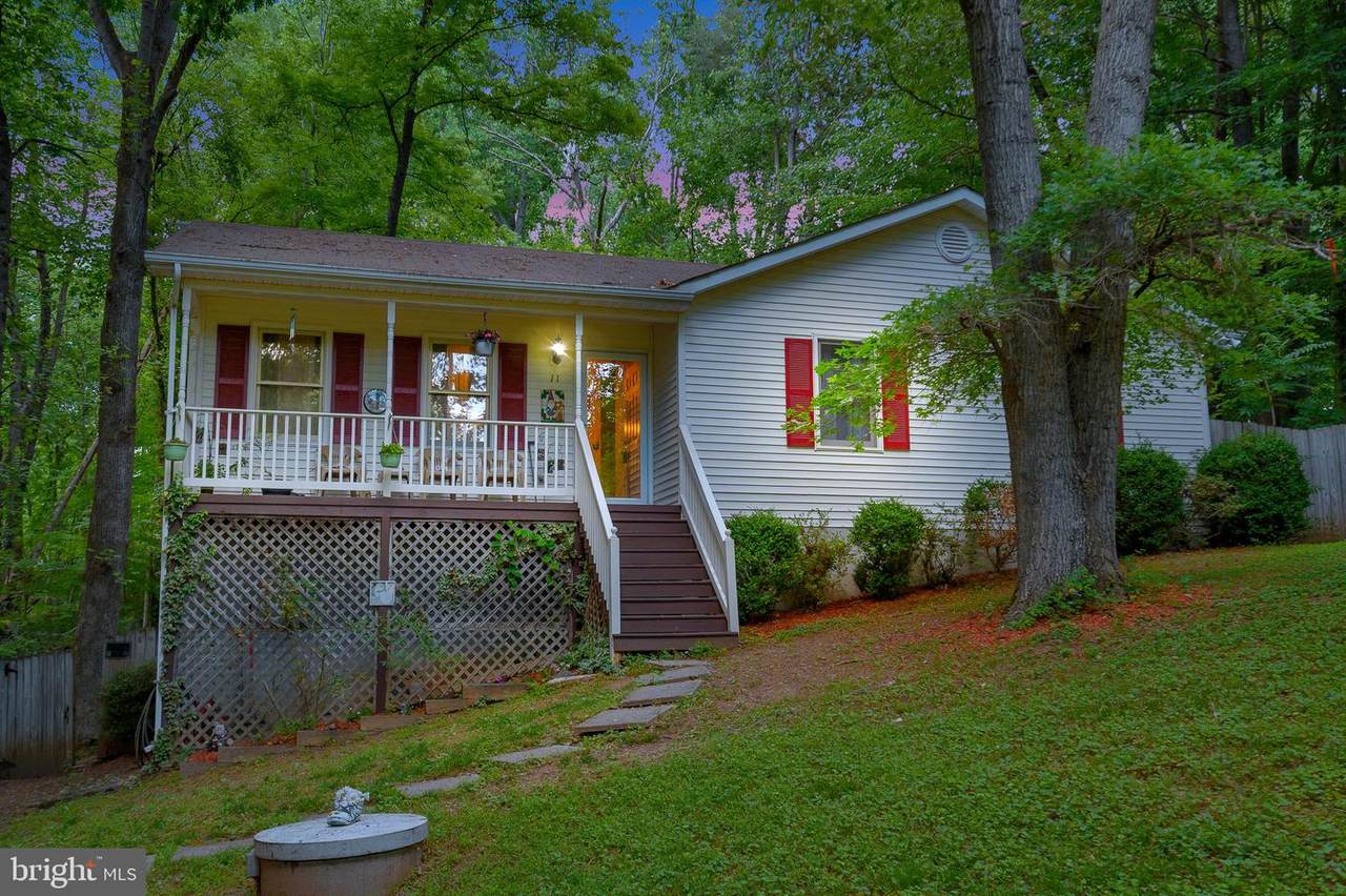 11 Hickory Lane - Photo 1