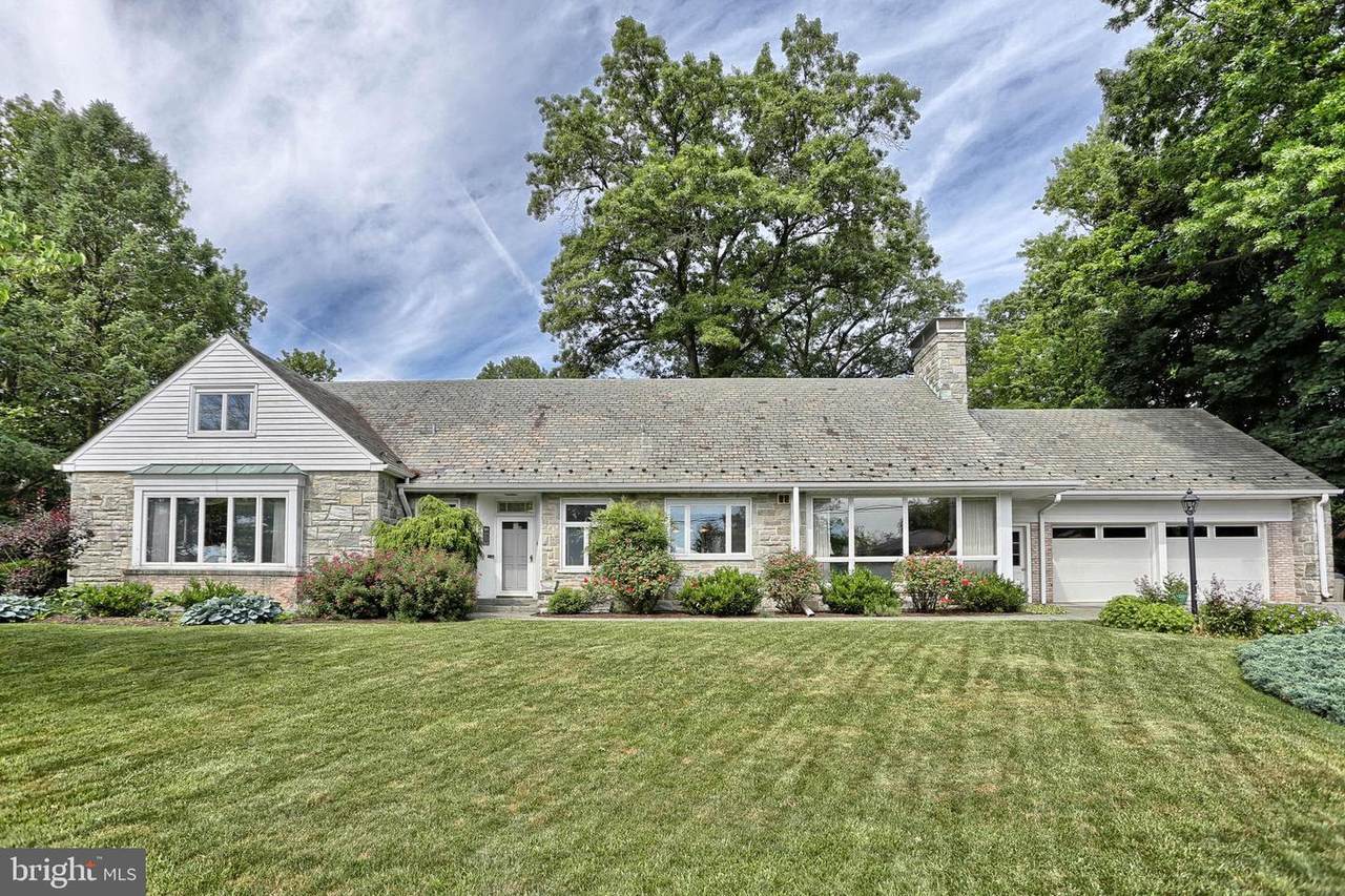 717 12TH Street - Photo 1