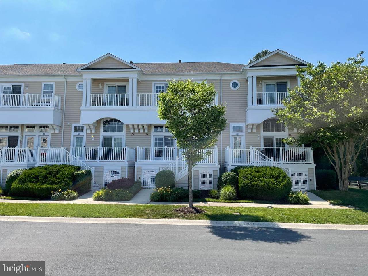 12135 Landings Boulevard - Photo 1