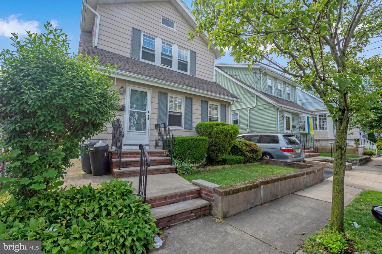 32 Bremond - Photo 1