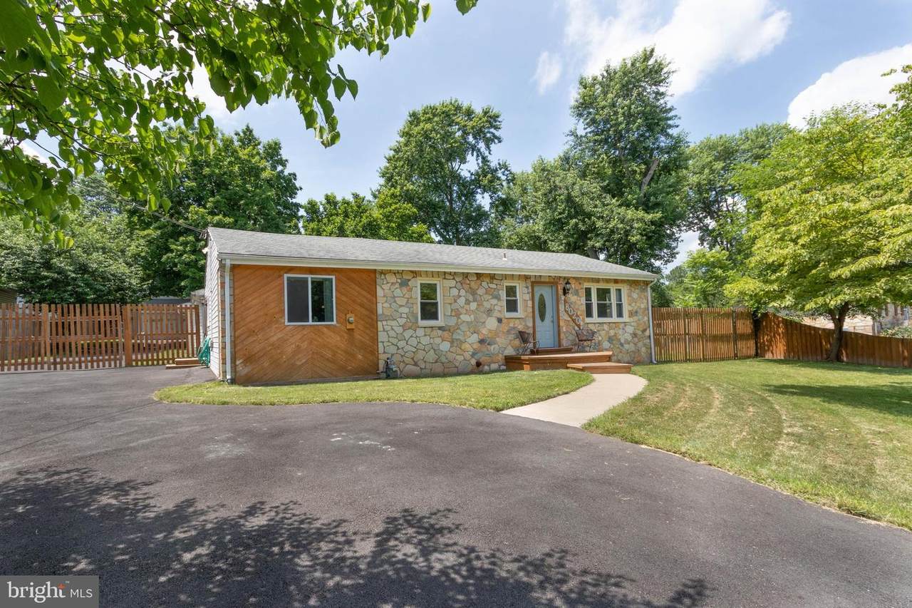8020 Mclean Street - Photo 1