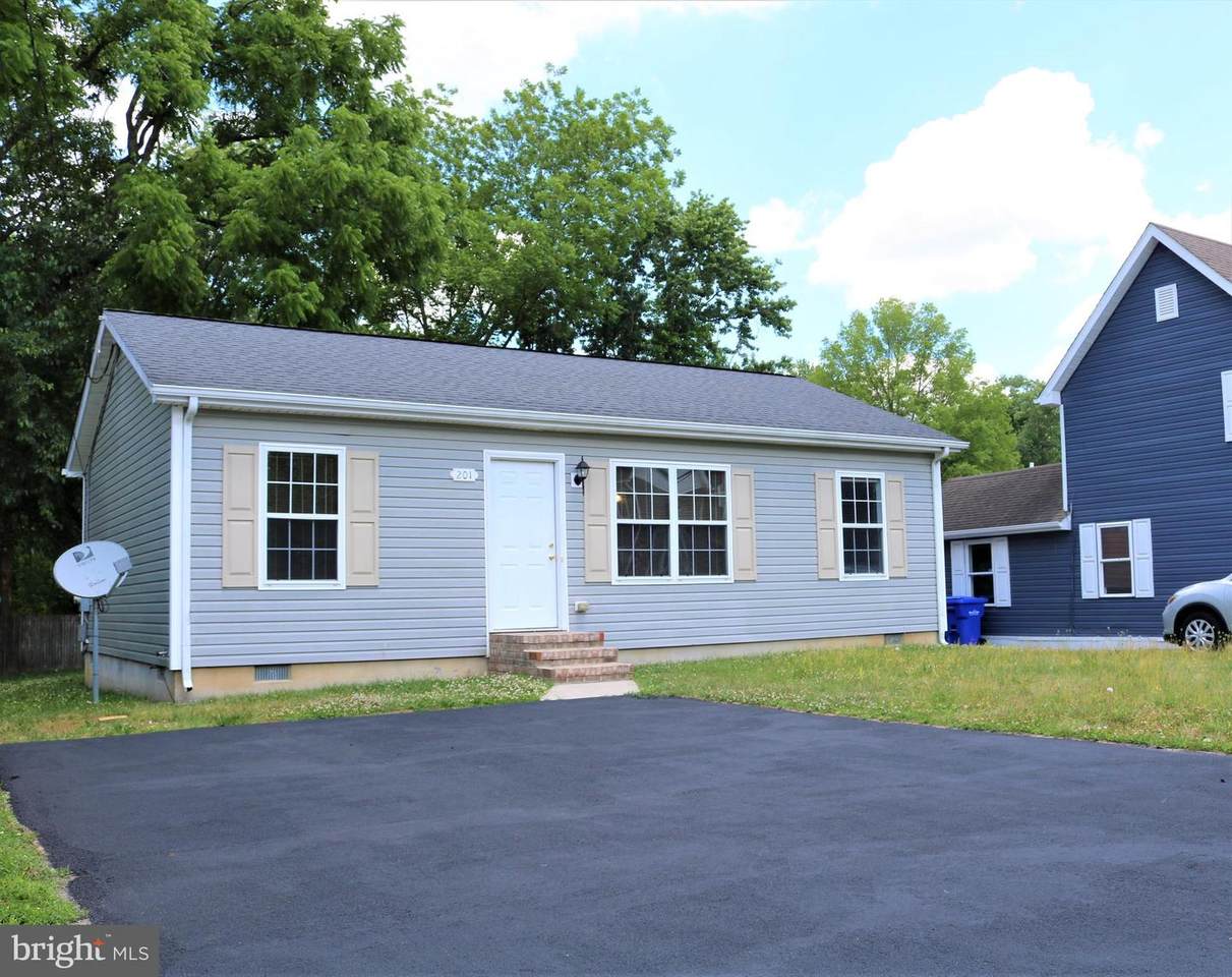 201 Main Street - Photo 1