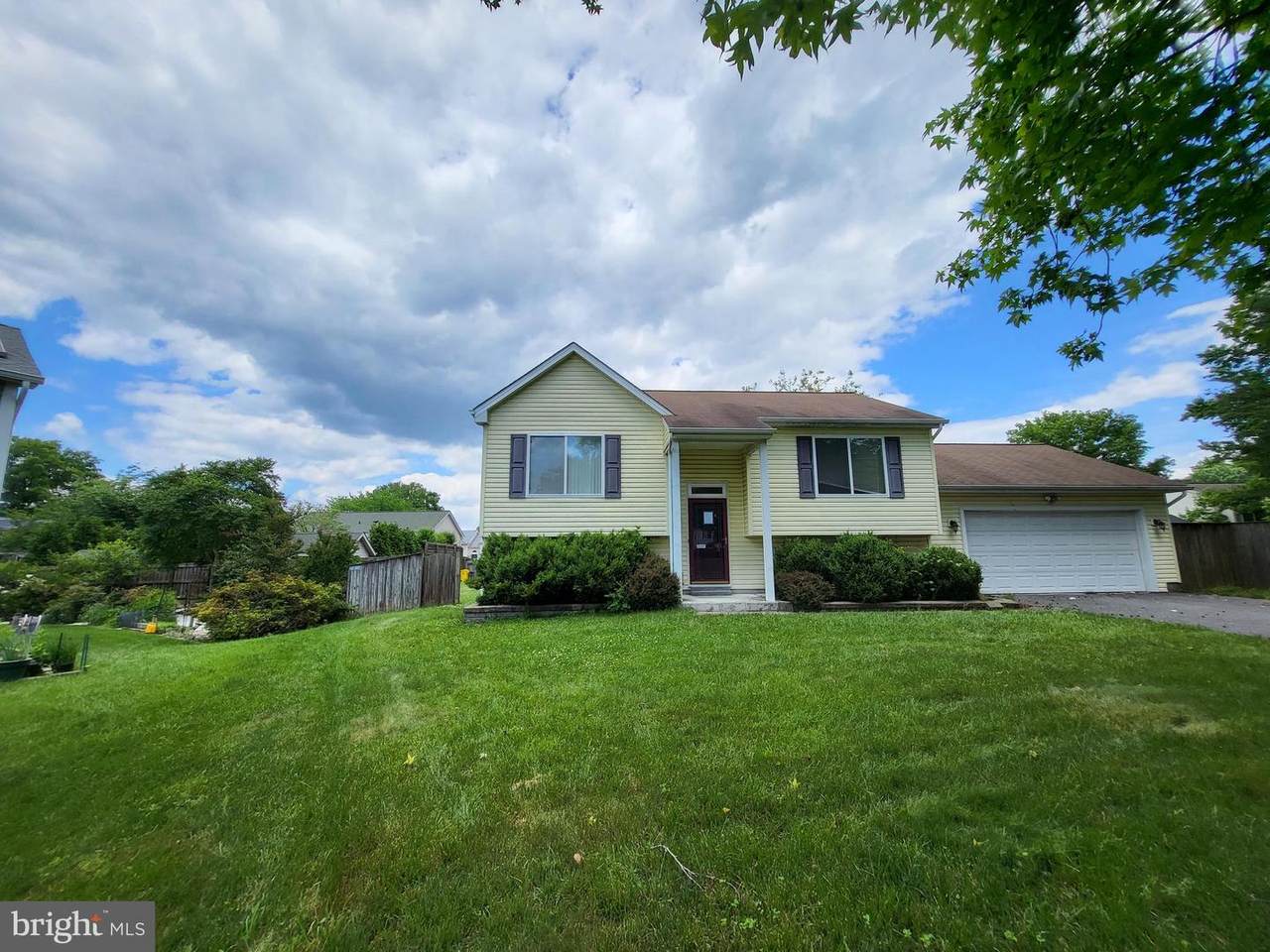 1432 Fairbanks Drive - Photo 1
