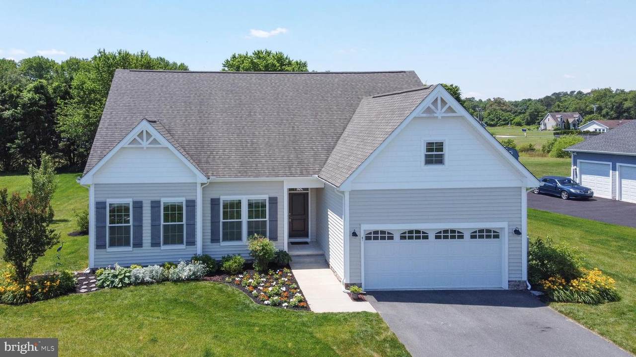 61 Beacon Circle - Photo 1