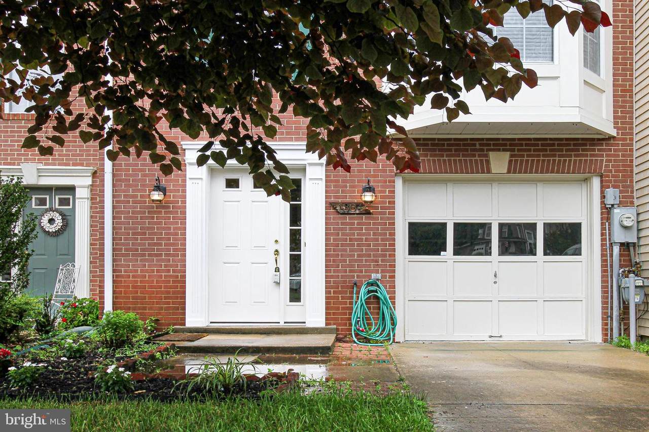 1384 Escapade Court - Photo 1