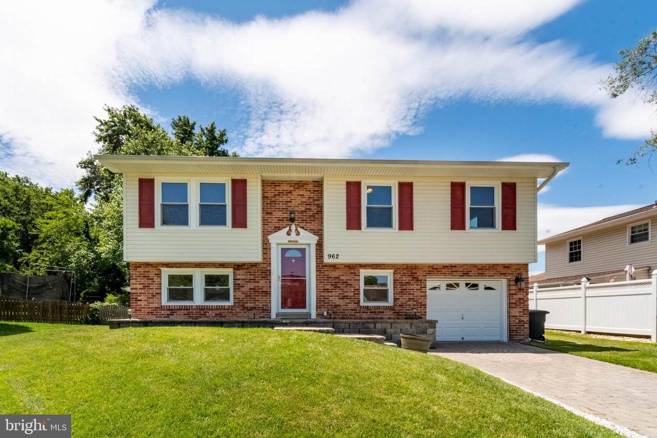 962 Star Court - Photo 1
