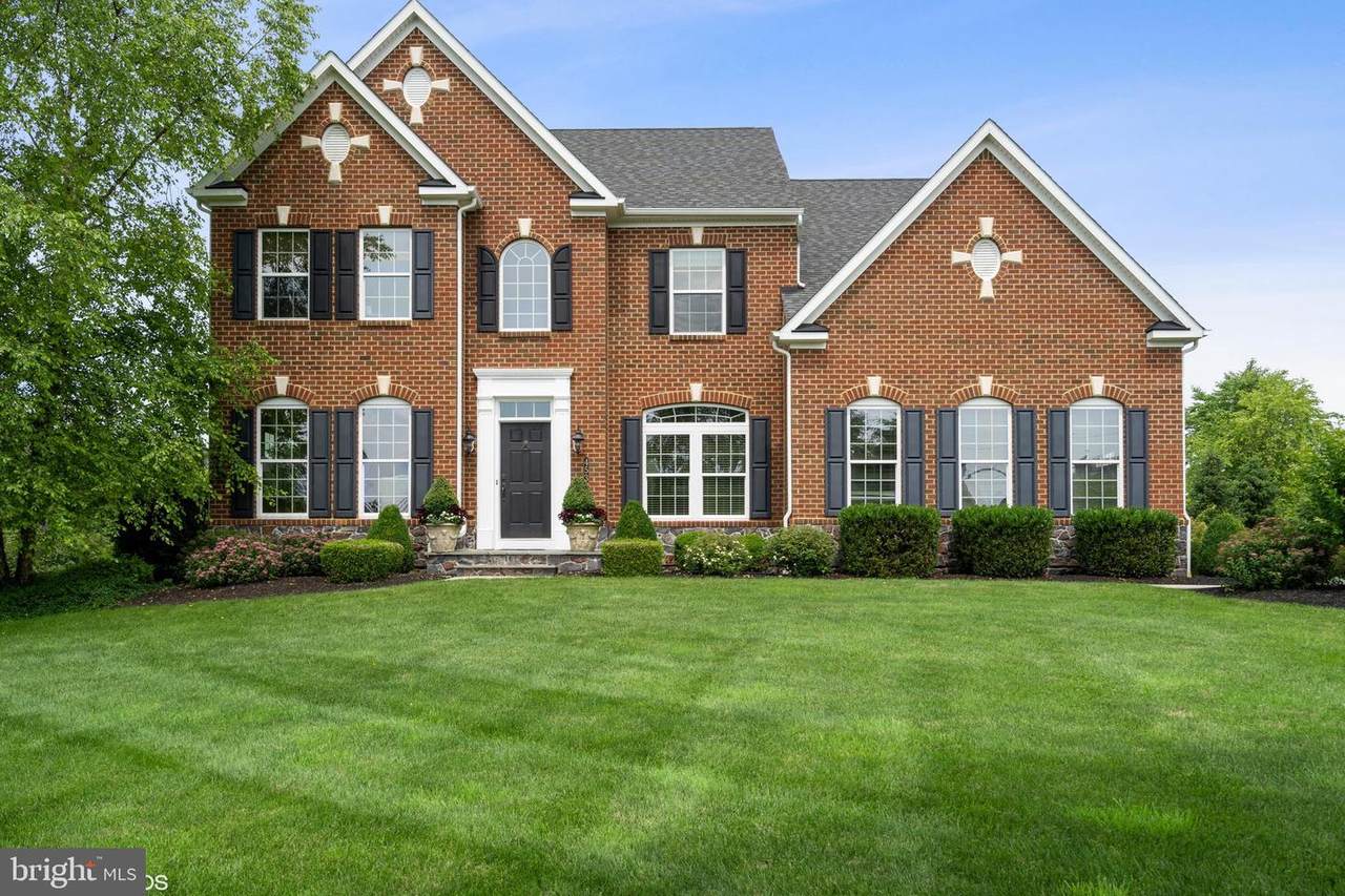 453 Stoneybrook Road - Photo 1