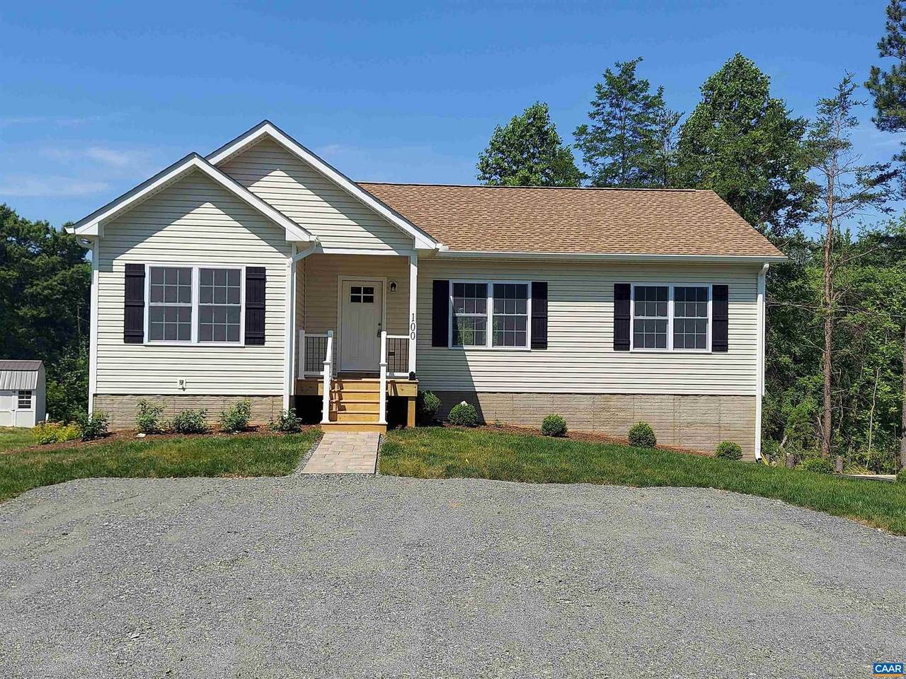 202 Barrington Dr - Photo 1