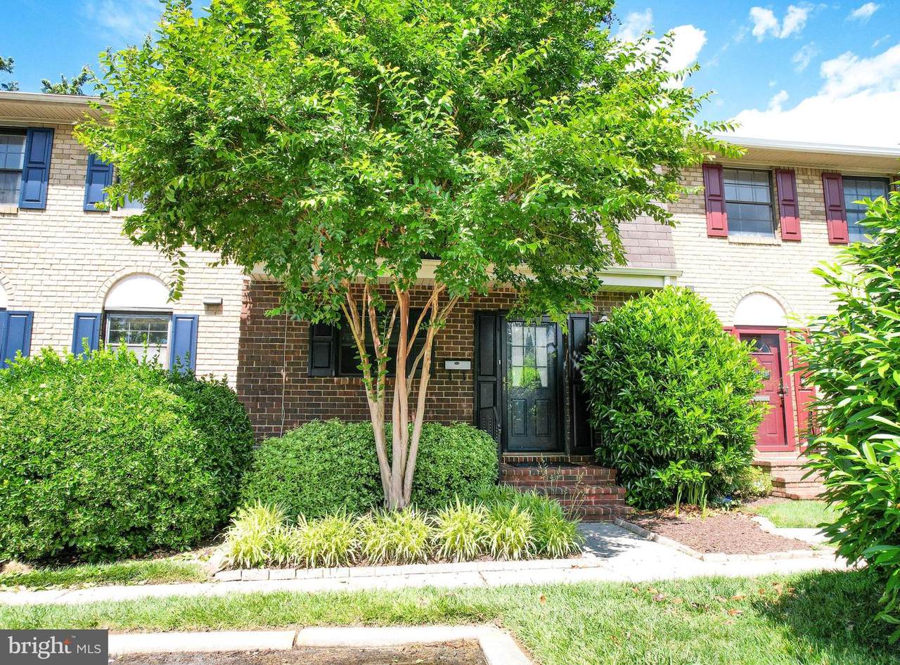 40 Bardeen Court - Photo 1