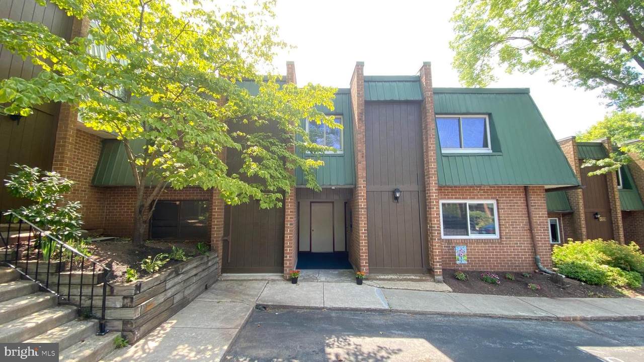 612 Meadowview Lane - Photo 1