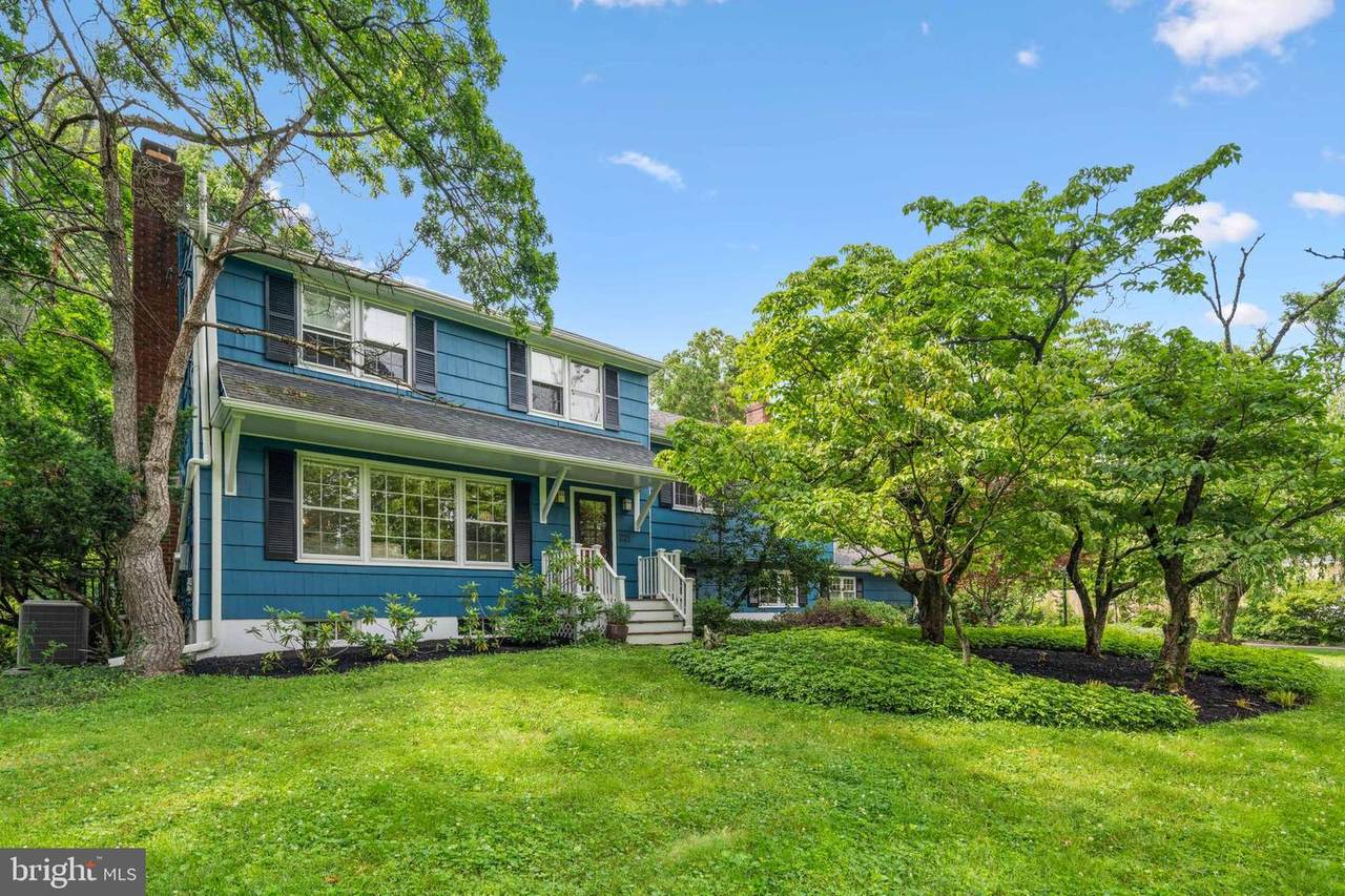 221 Shadybrook Lane - Photo 1