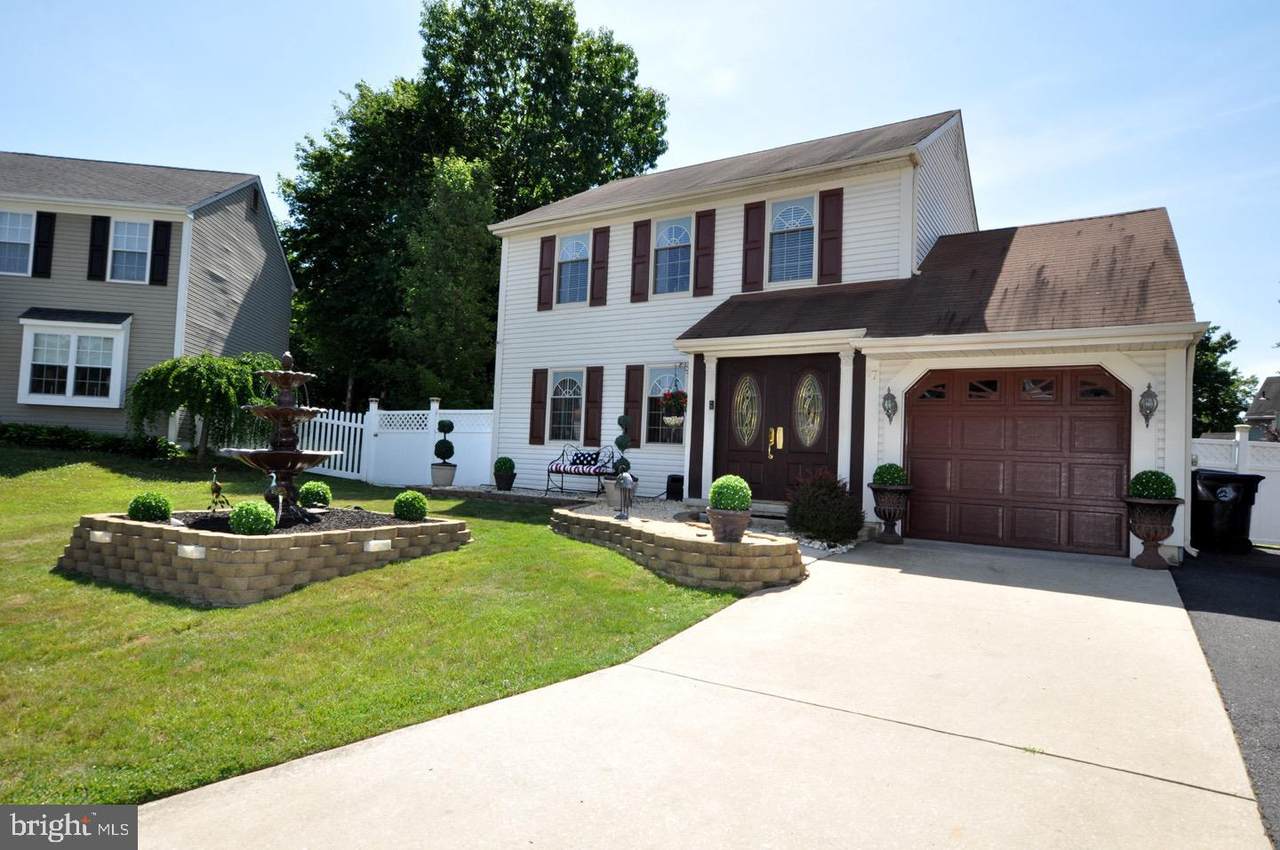 17 Belmont Court - Photo 1