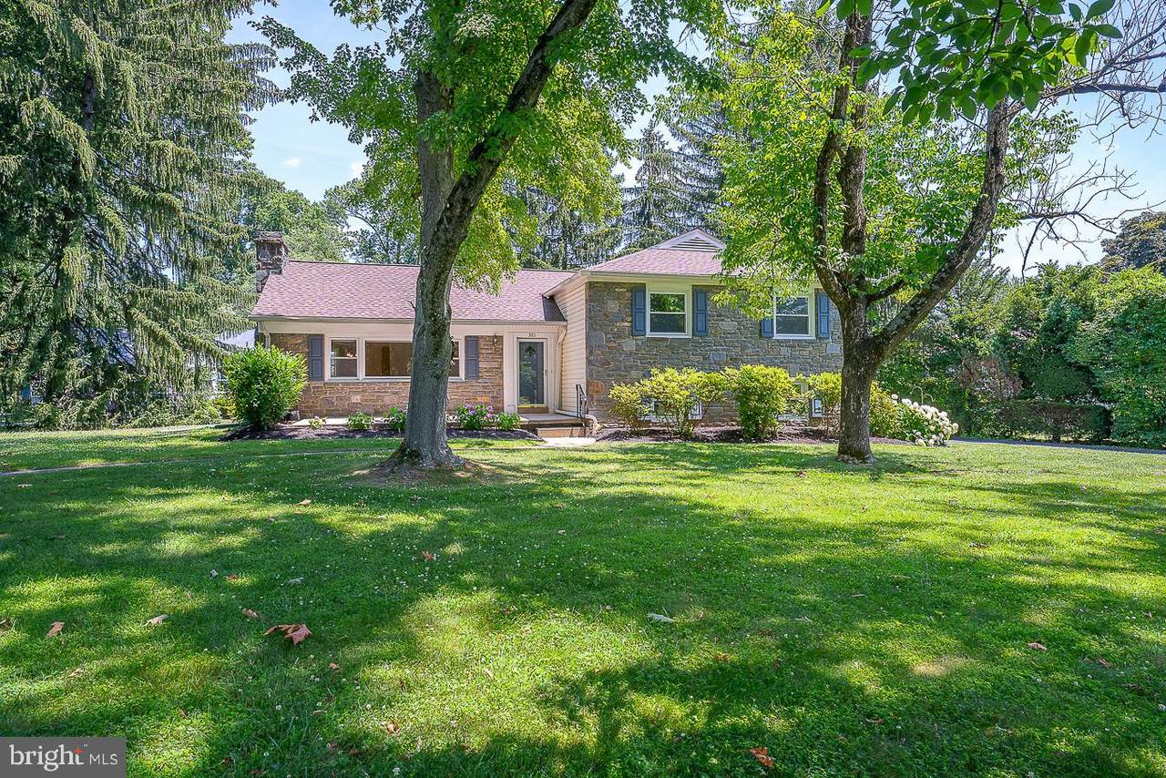 301 Crestview Circle - Photo 1