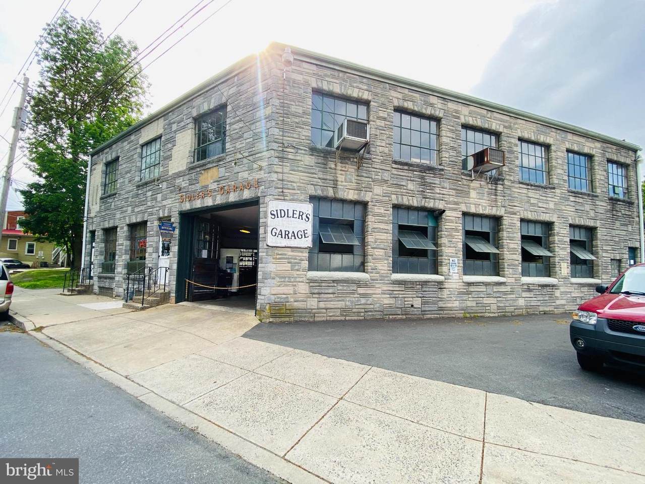 225-231 Park Avenue - Photo 1