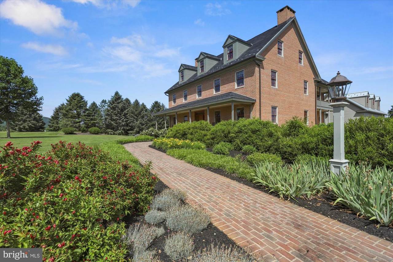 60 Southside Drive - Photo 1