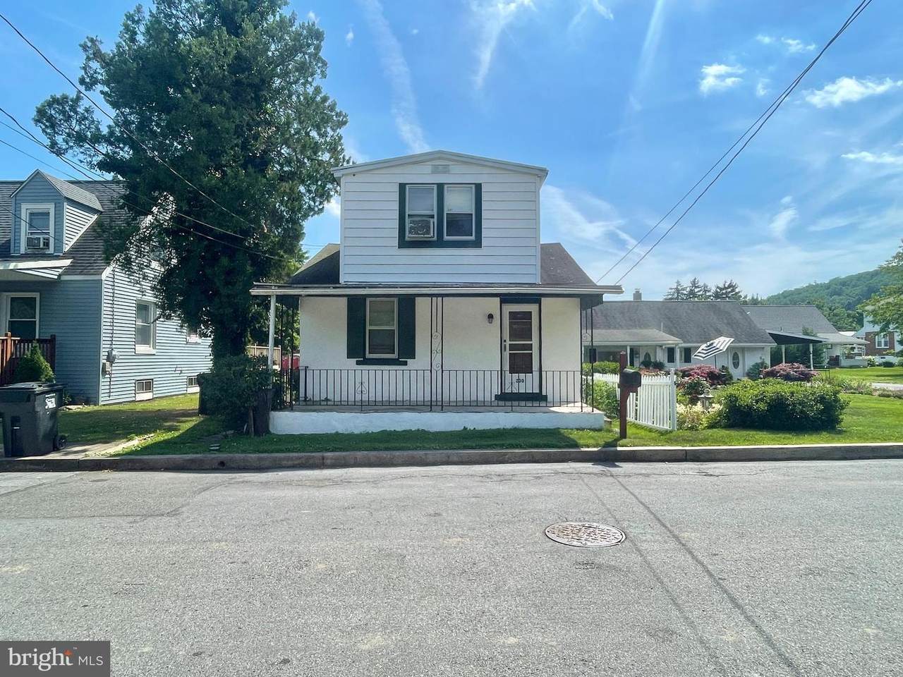 230 Taft Avenue - Photo 1