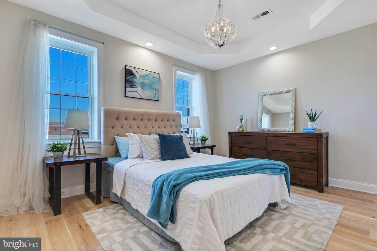 2037 6TH Street - Photo 1