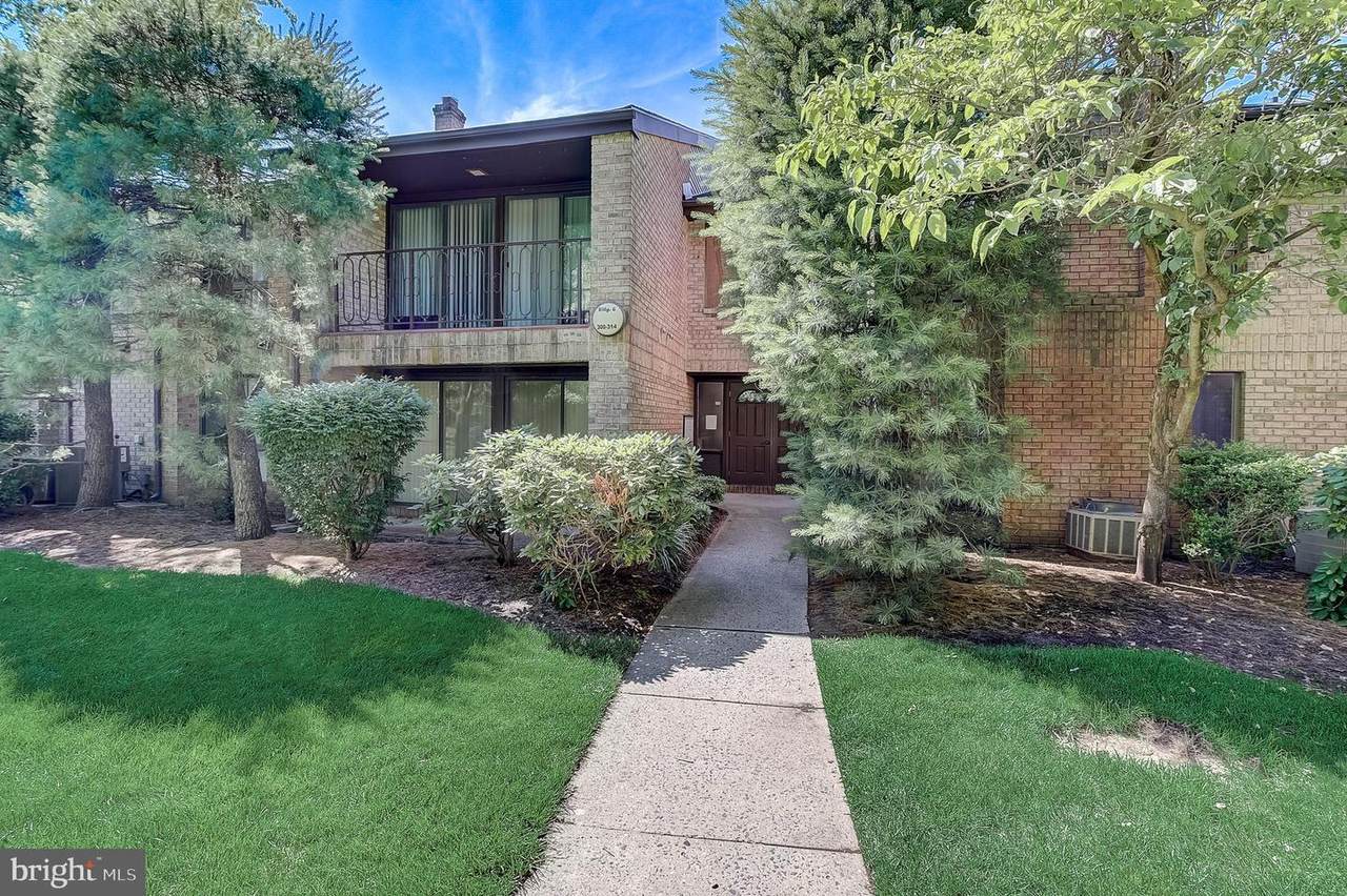 302 Willowbrook Drive - Photo 1