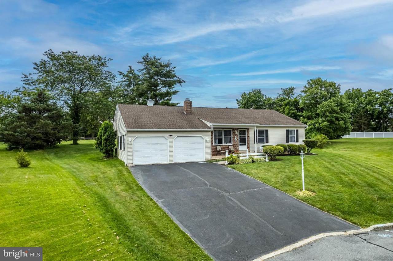 1739 Pine Creek Drive - Photo 1