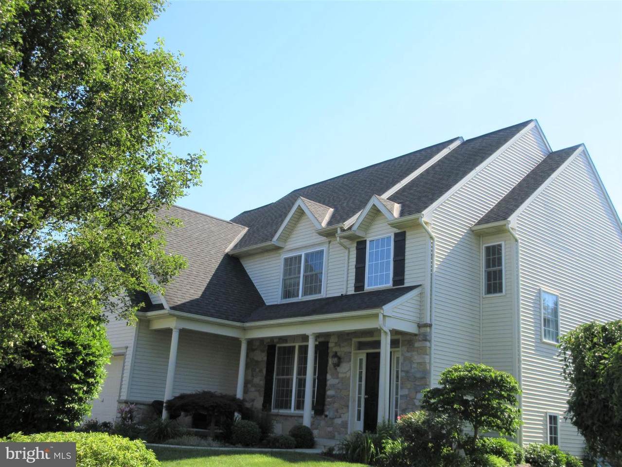 271 Squire Lane - Photo 1