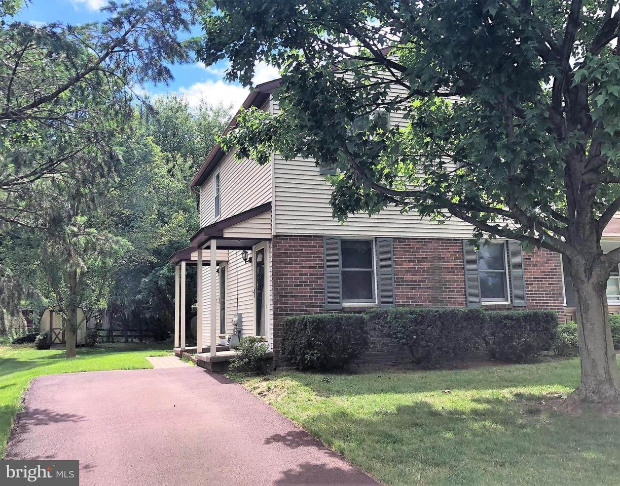 392 Windsor Drive - Photo 1