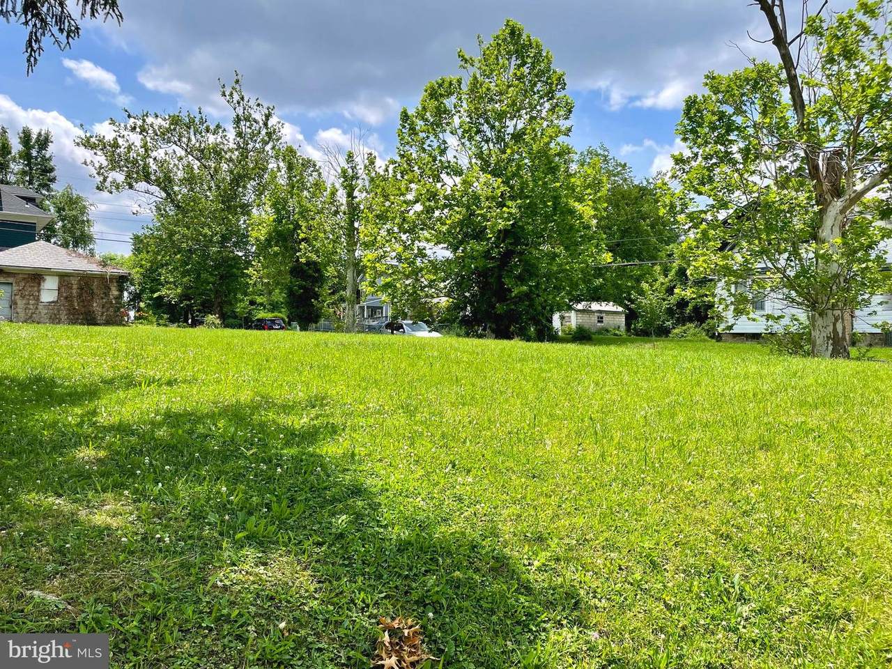 901 Beaumont Avenue - Photo 1