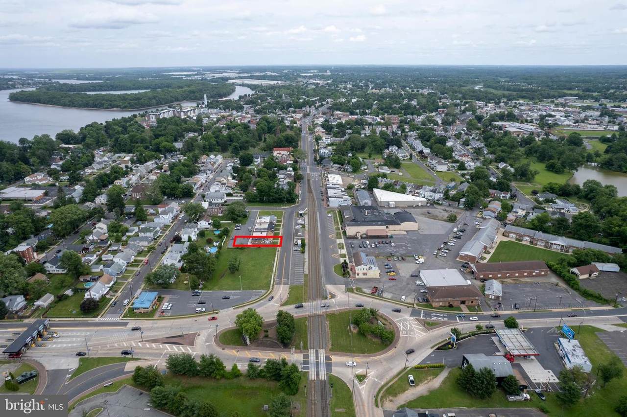 321 Broad Street - Photo 1