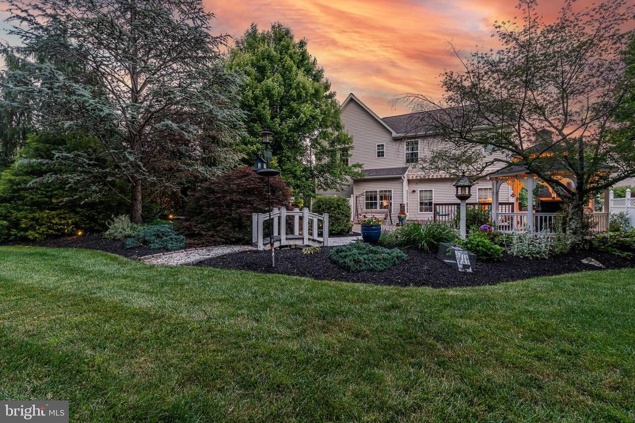 5255 White Oak Drive - Photo 1